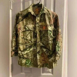 Game Winner Camouflage button down roll tab sleeve NWOT Youth Large